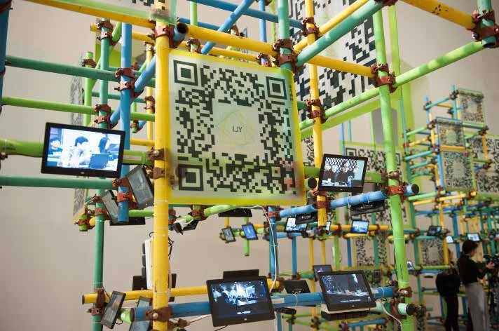 空間生長/第三屆 CAFAM 雙年展 — QR 亞克力與視頻直接固定於腳手架;期刊 PDF 第 38 頁