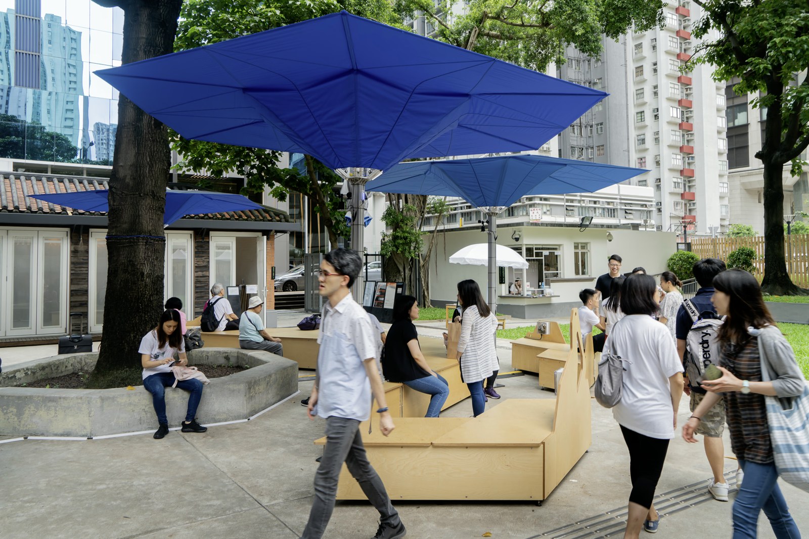 Kinetic Playground 動態遊樂場 — 傘蓋與庭院活動
